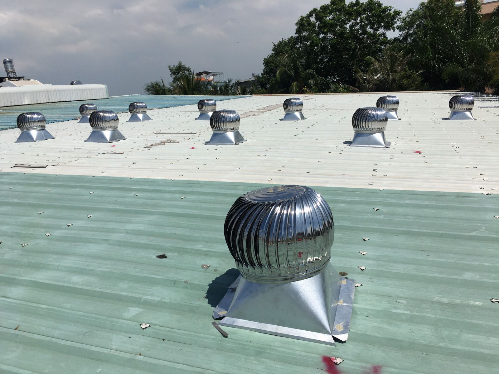 Thi công lắp đặt quả cầu hút nhiệt thông gió tại TP HCM