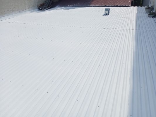 Thợ sơn chống nóng mái tôn tại Quận 1