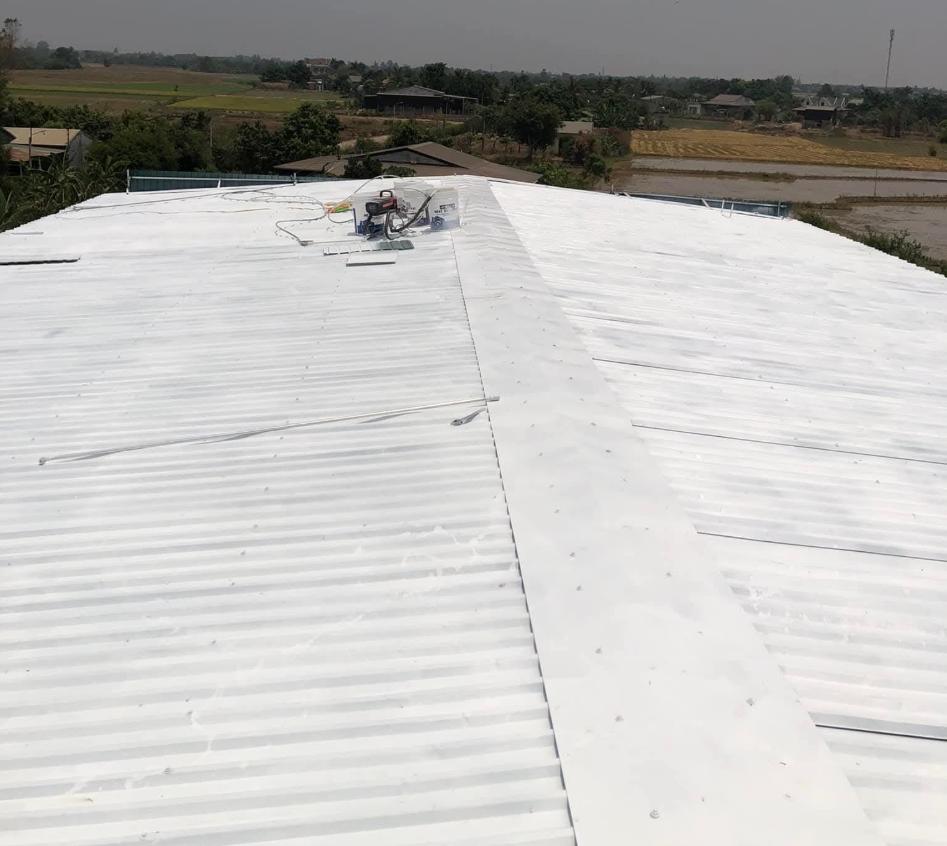 Thợ sơn chống nóng mái tôn tại Quận 4